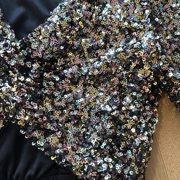 ASTR the label Sequin Nix Top in Black & Rainbow - Picture 4 of 6